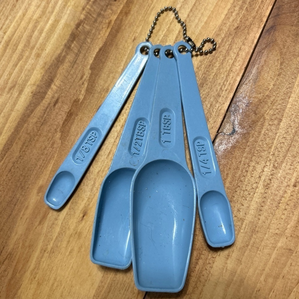 Vintage Nesting light Blue Measuring Spoons Set